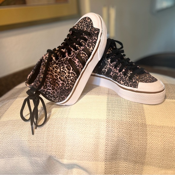 Adidas New Women's Nizza Platform Mid Sneakers Size: 7 - Picture 9 of 10